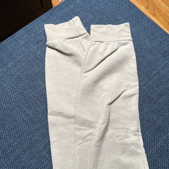 Under Armour boys joggers- new with tags - Picture 3 of 3
